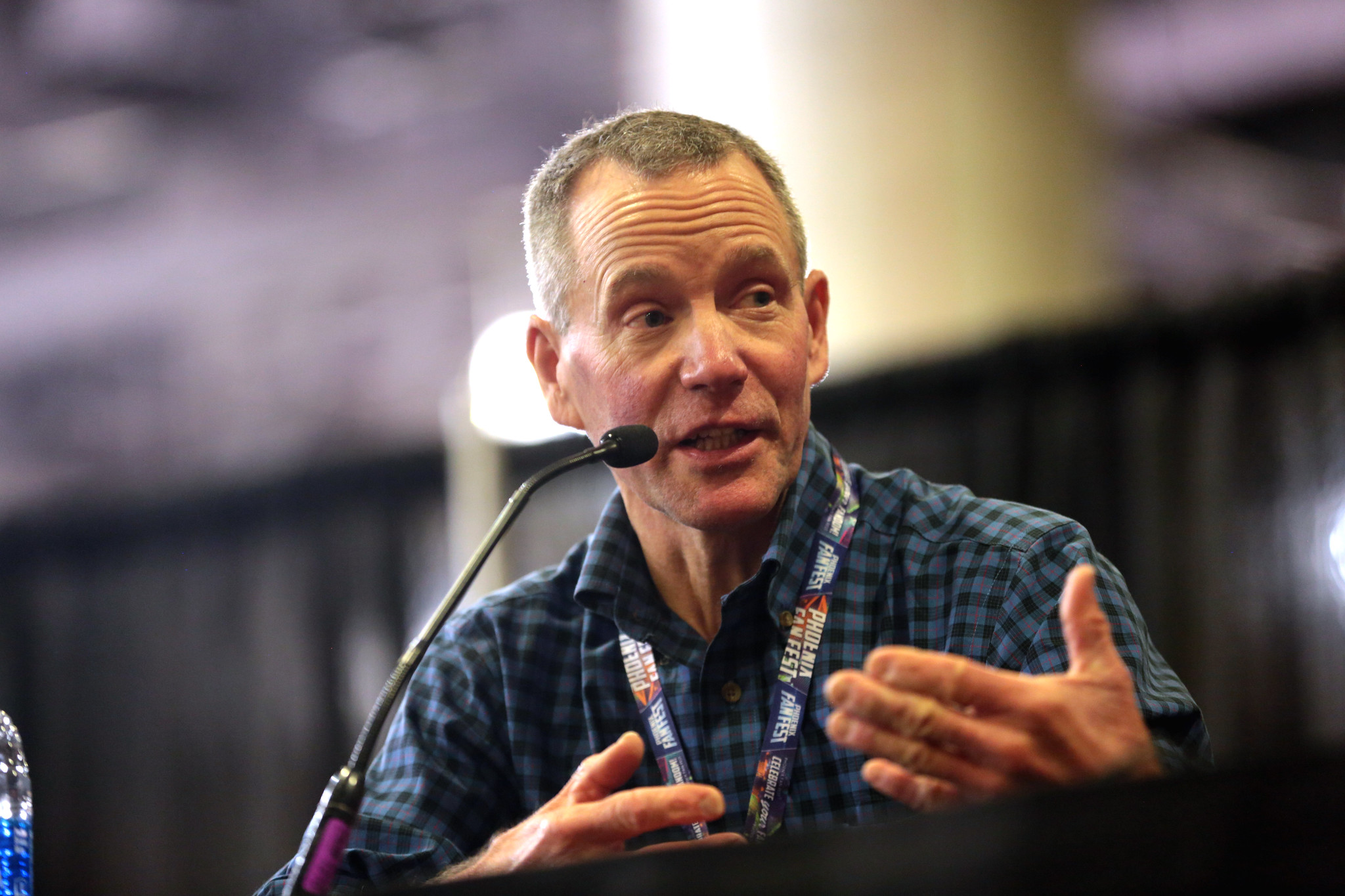 Peter Ostrum speaking with attendees at the 2017 Phoenix Comicon Fan Fest