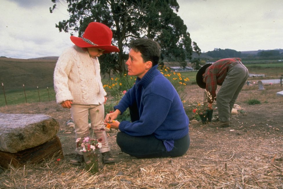 Lisa Hathaway, whose 7-yr-old daughter Jessica Dubroff d. along w. father Lloyd & instructor Joe Reid during attempt at being youngest pilot to fly across N. America