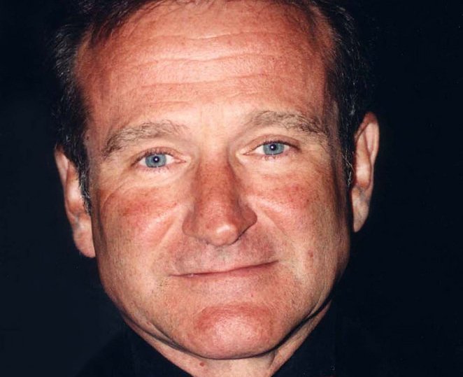 Portrait Photo of Robin Williams smiling and facing the camera