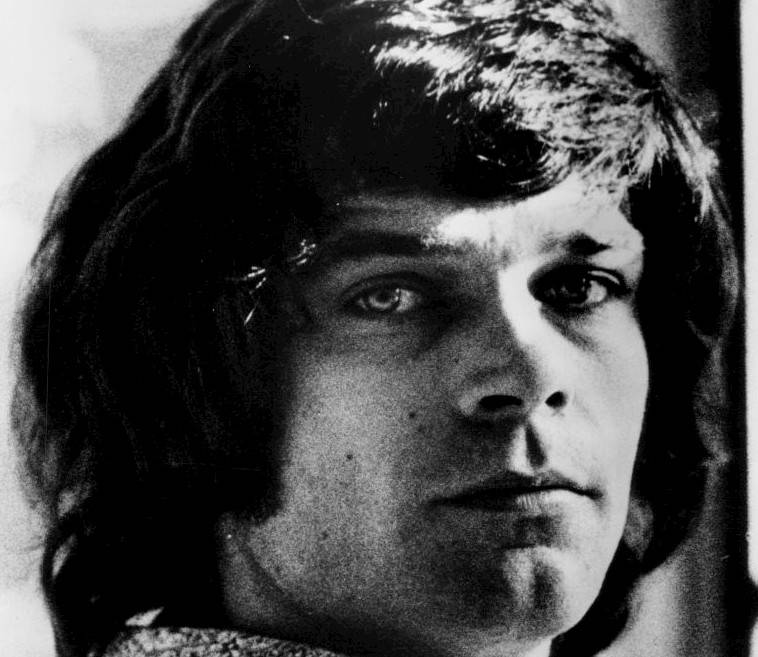 Grayscale Publicity photo of singer B.J. Thomas facing the camera