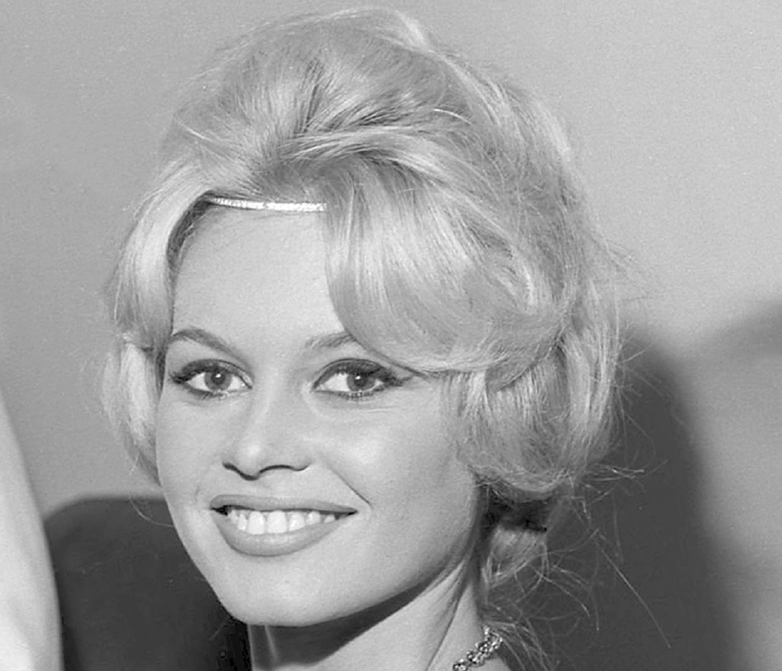 Brigitte Bardot pose in Italy - 1958