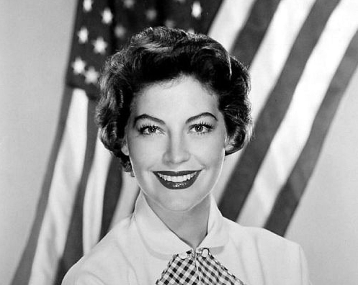 Promotional photograph of actor Ava Gardner.