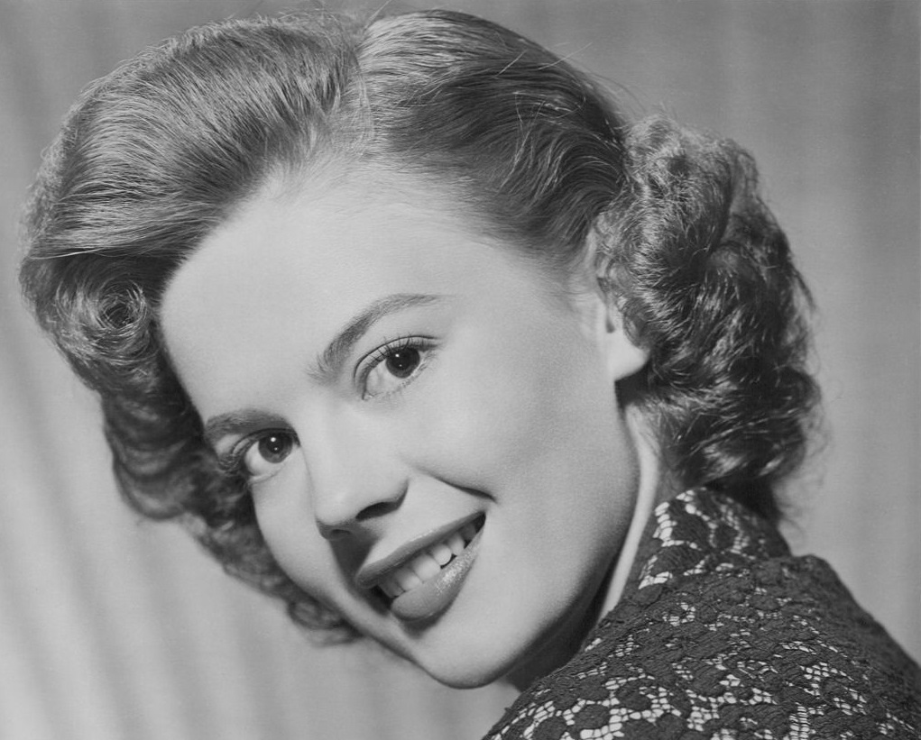 Publicity photograph of Natalie Wood for the film : Rebel Without a Cause (1955).