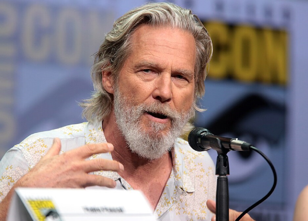 Jeff Bridges speaking at the 2017 San Diego Comic Con International