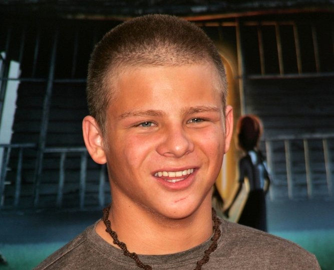 Jonathan Lipnicki at the premiere of 