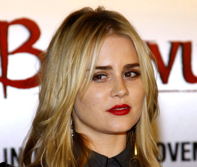 Alison Lohman attends the Los Angeles Premiere of 