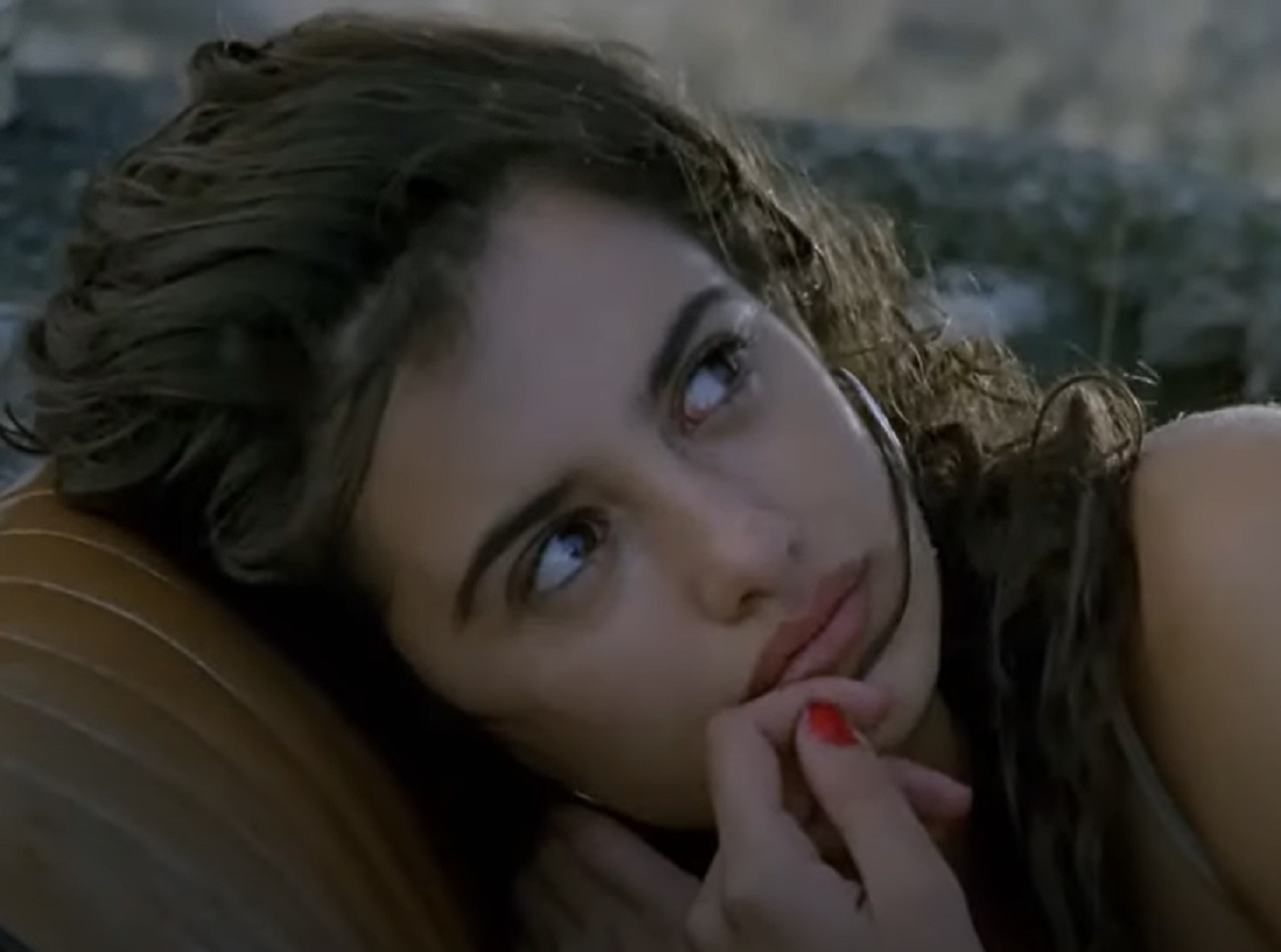 Screenshot of Penelope Cruz from Jamón, Jamón (1992)Screenshot of Penelope Cruz from Jamón, Jamón (1992)