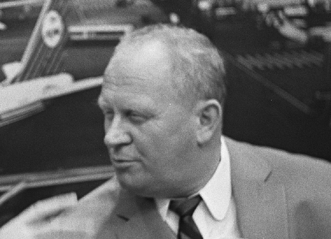 Gert Fröbe looking at side - 1965