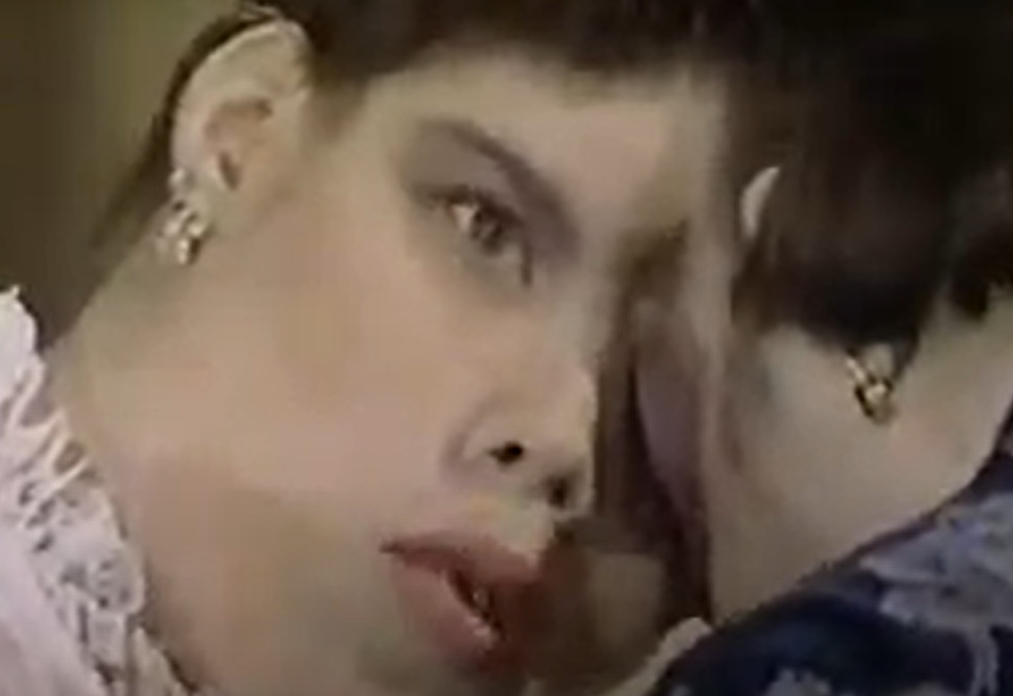 Screenshot from the American talk show The Joan Rivers Show (1989-1993)