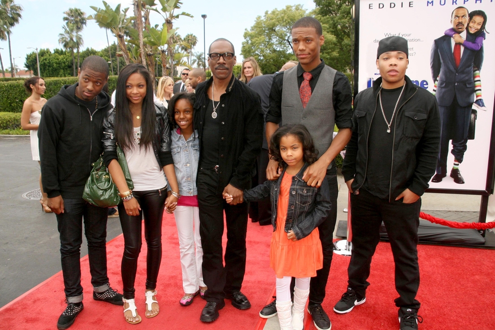 Eddie Murphy and Family at the Los Angeles Premiere of 'Imagine That'. Paramount Pictures, Hollywood, CA. 06-06-09