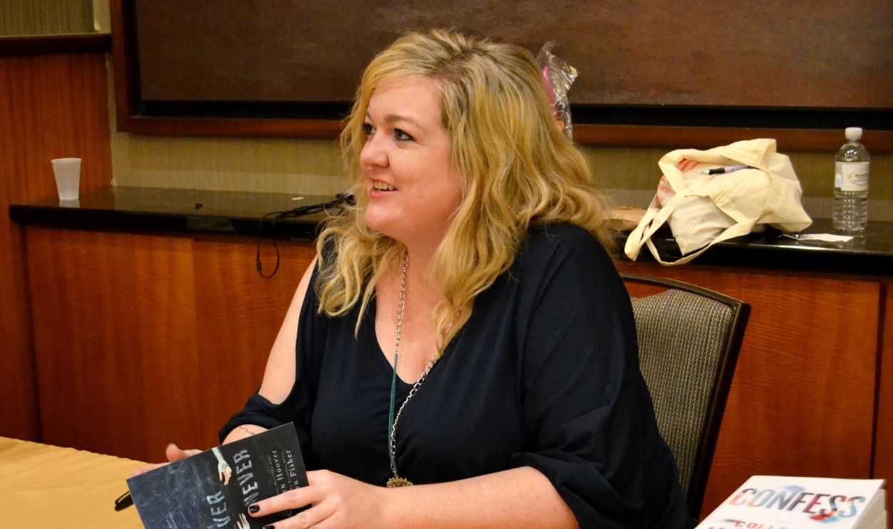 Colleen Hoover.1