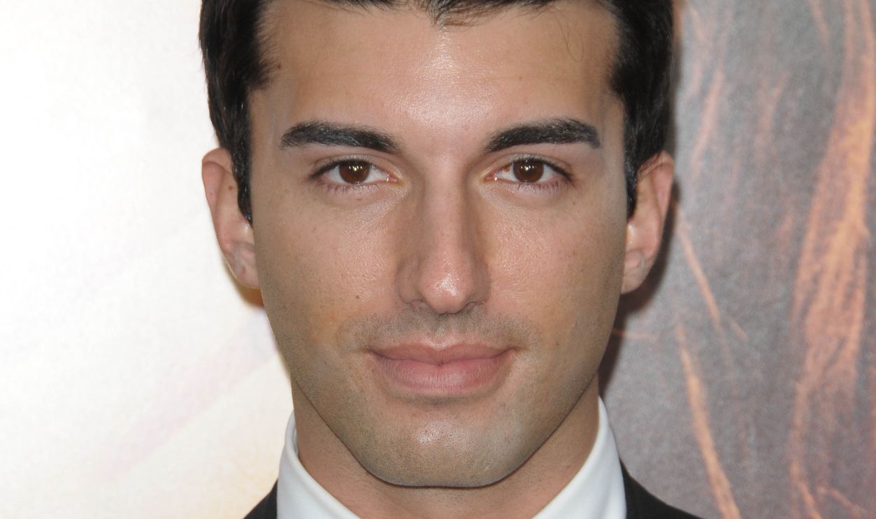 Justin Baldoni - 102798920