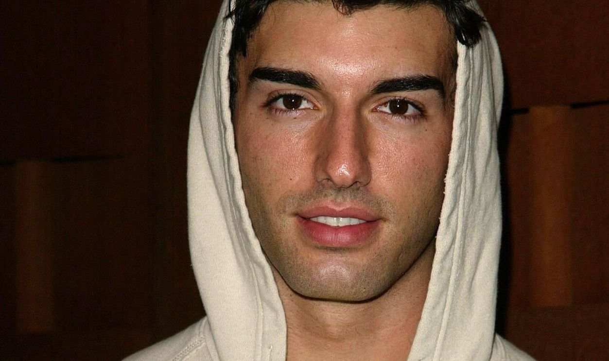 Justin Baldoni - 135930611