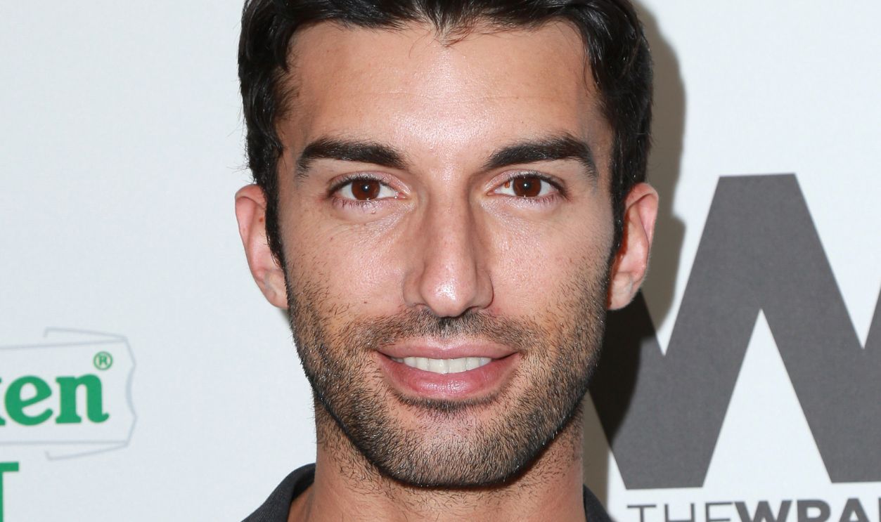 Justin Baldoni - 299029196