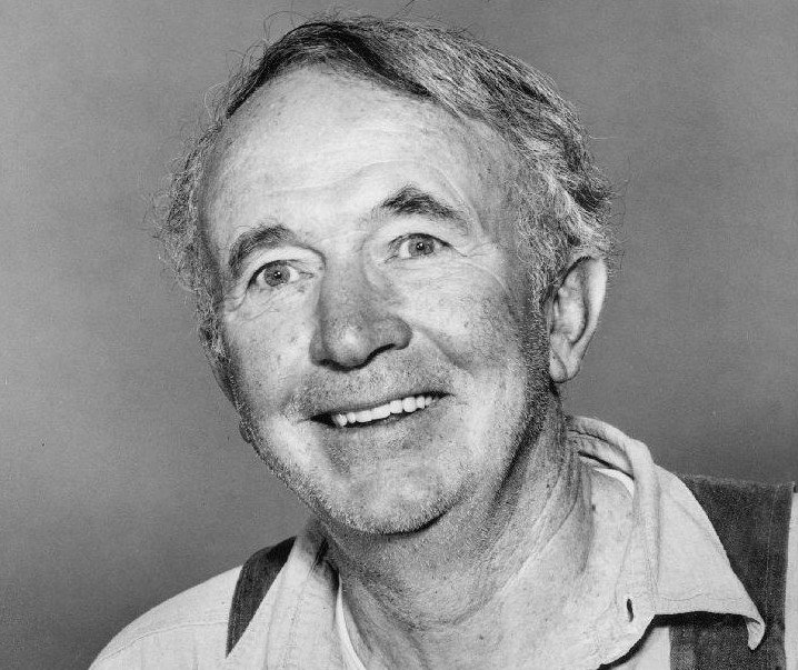 Publicity photo of Walter Brennan as Amos McCoy