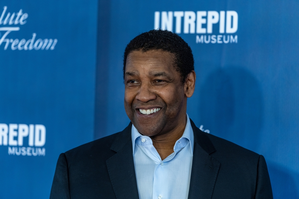 Portrait Photo of Denzel Washington attends Salute to Freedom Gala