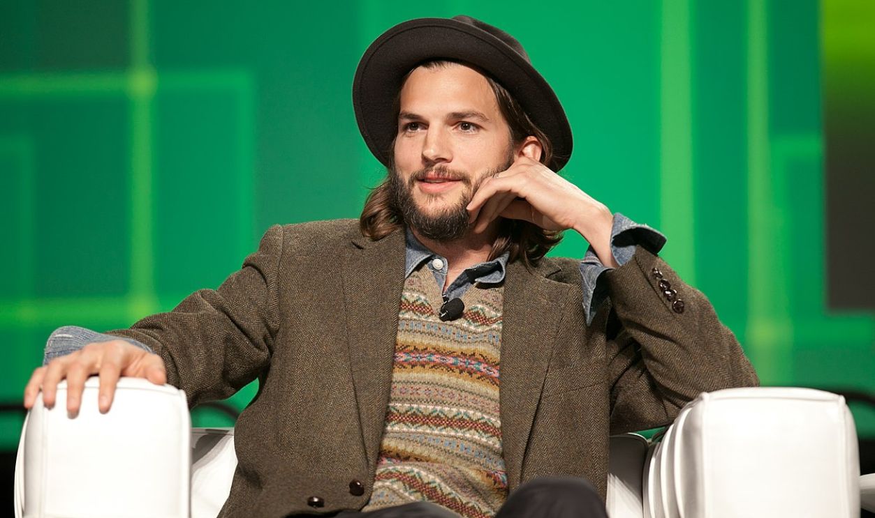 Ashton Kutcher (1)