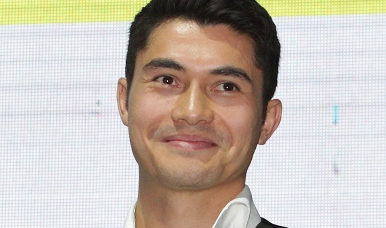 Henry Golding (2)