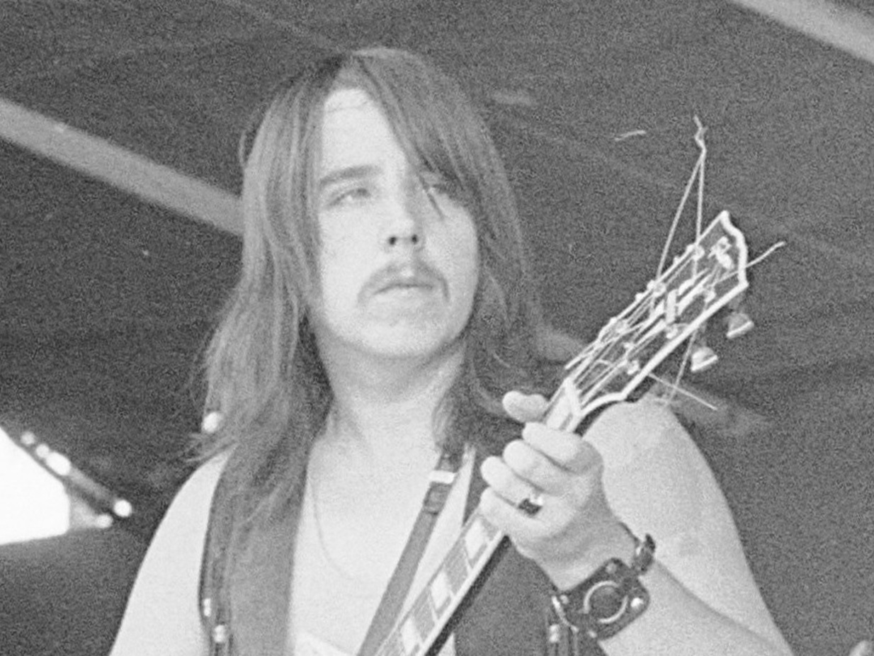 Leslie Harvey playing on stage - 1970