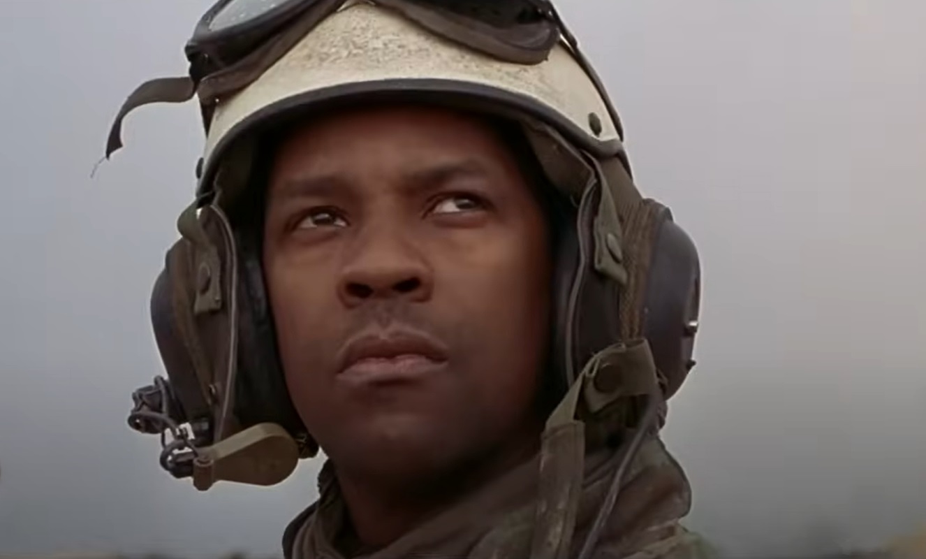 Screenshot from the movie Courage Under Fire (1996)