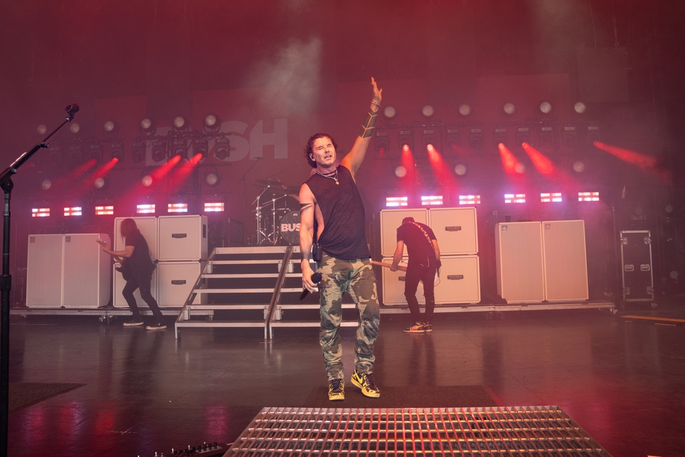 Bush performs live with Alice In Chains, Breaking Benjamin and special guest L.I.F.E. Project