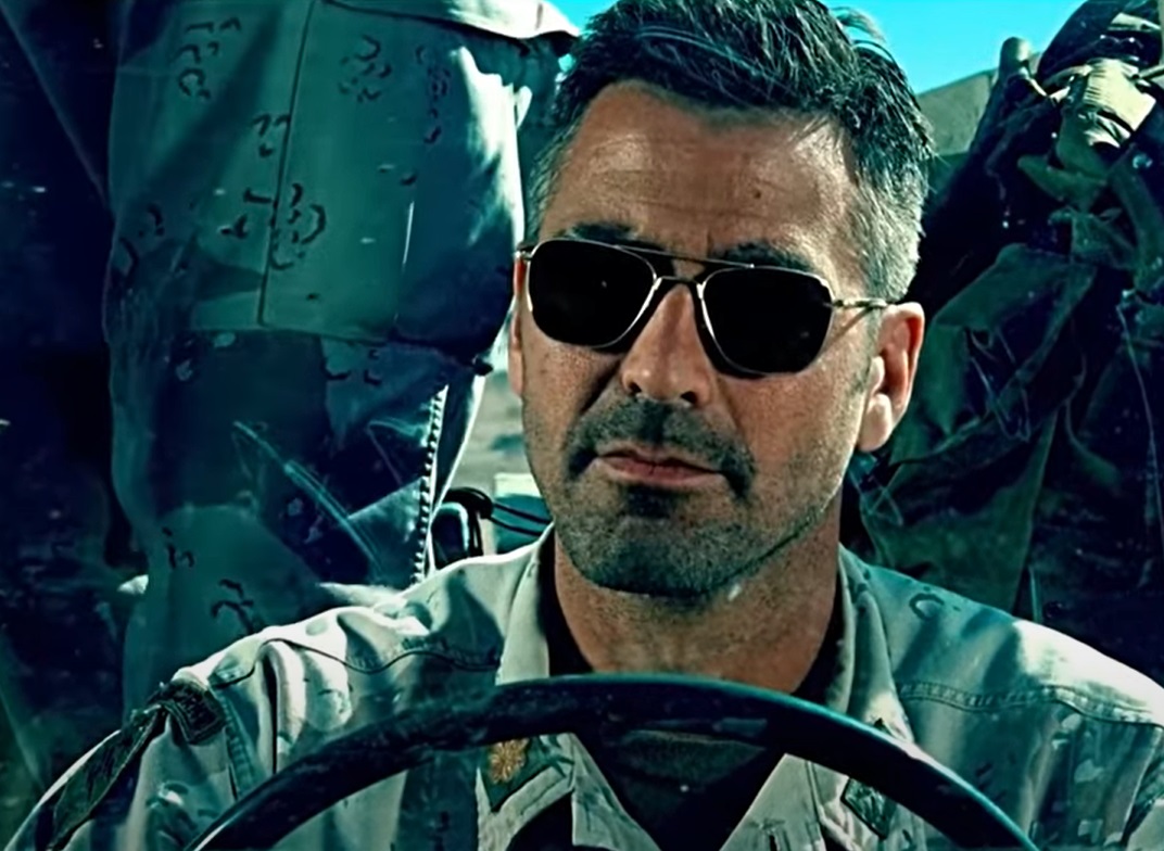 Screenshot from the movie Three Kings (1999)