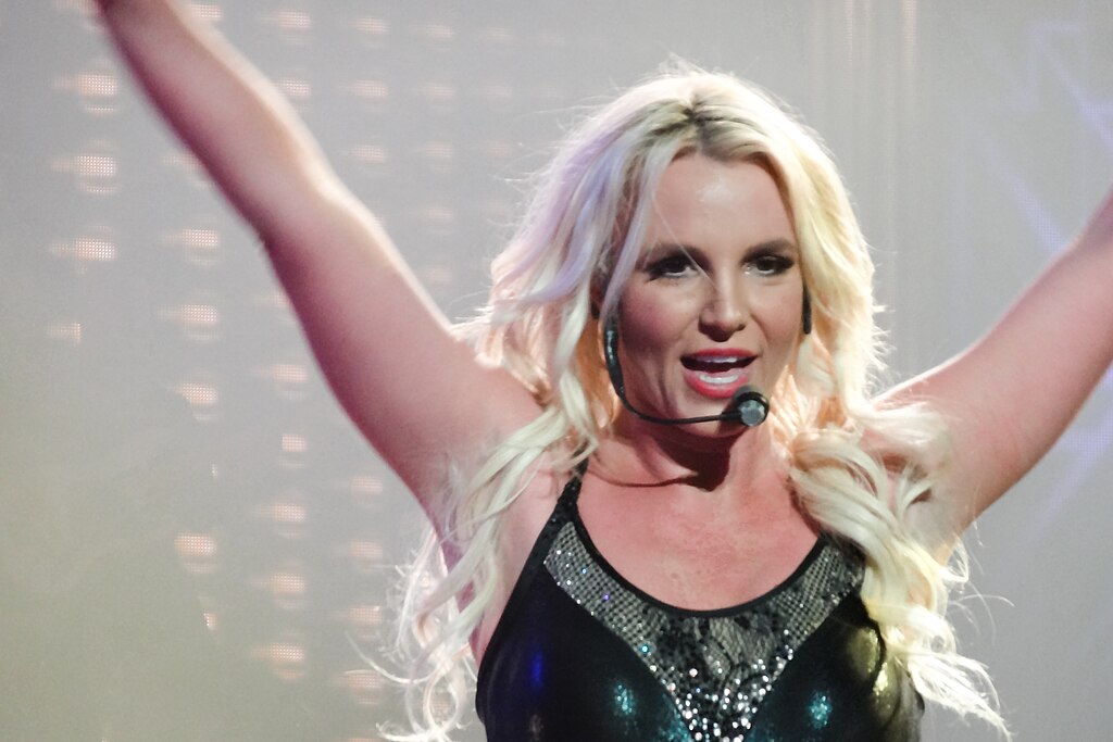 Britney Spears performing