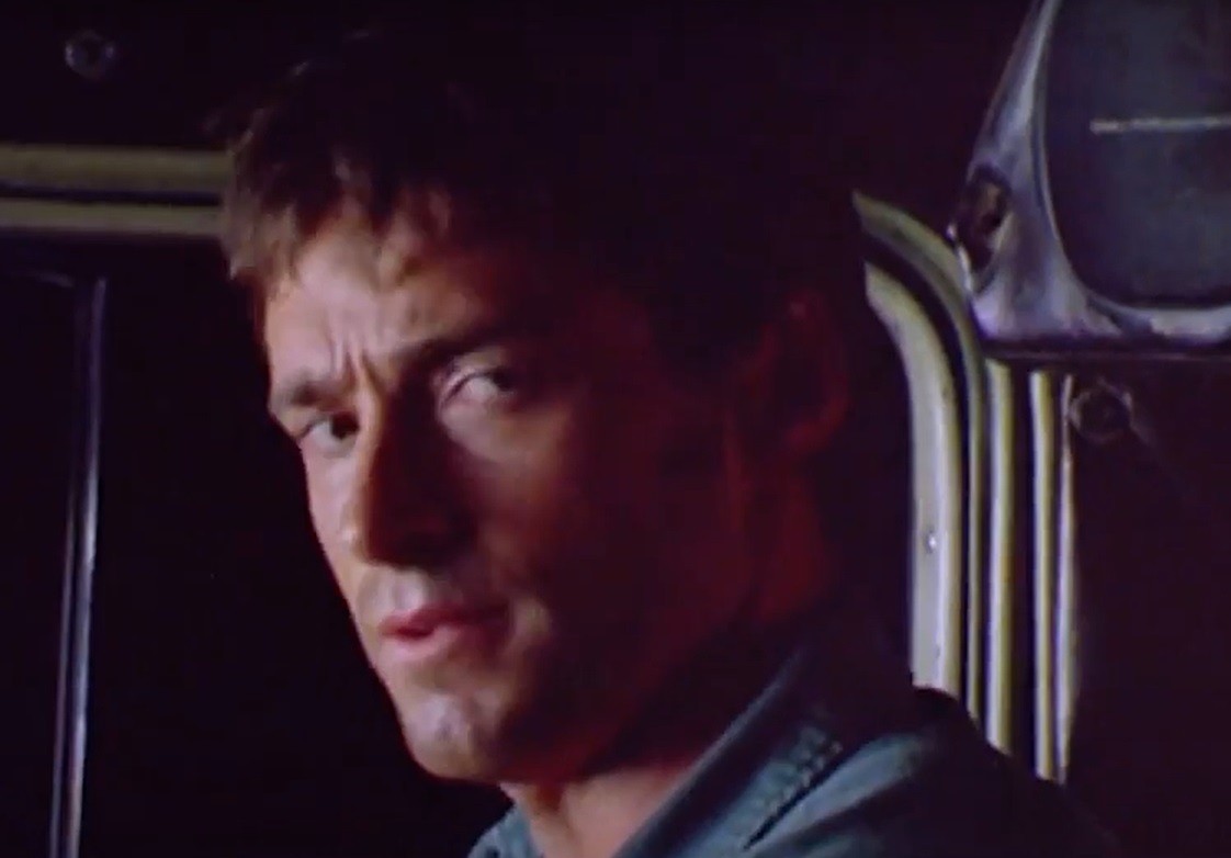 Screenshot from the movie Paperback Hero (1999)