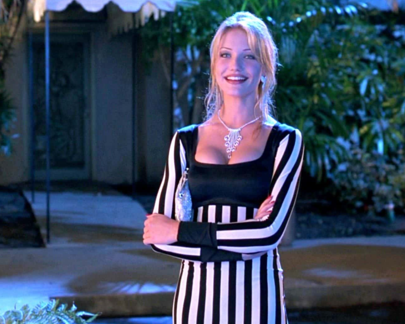 Screenshot of Cameron Diaz from - The Mask (1994)