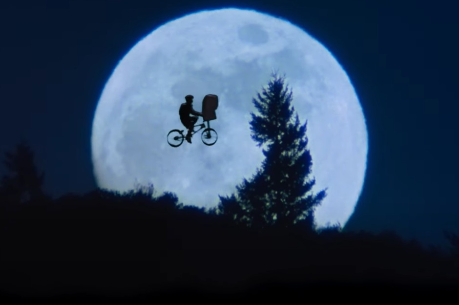 Screenshot from the movie E.T. the Extra-Terrestrial (1982)