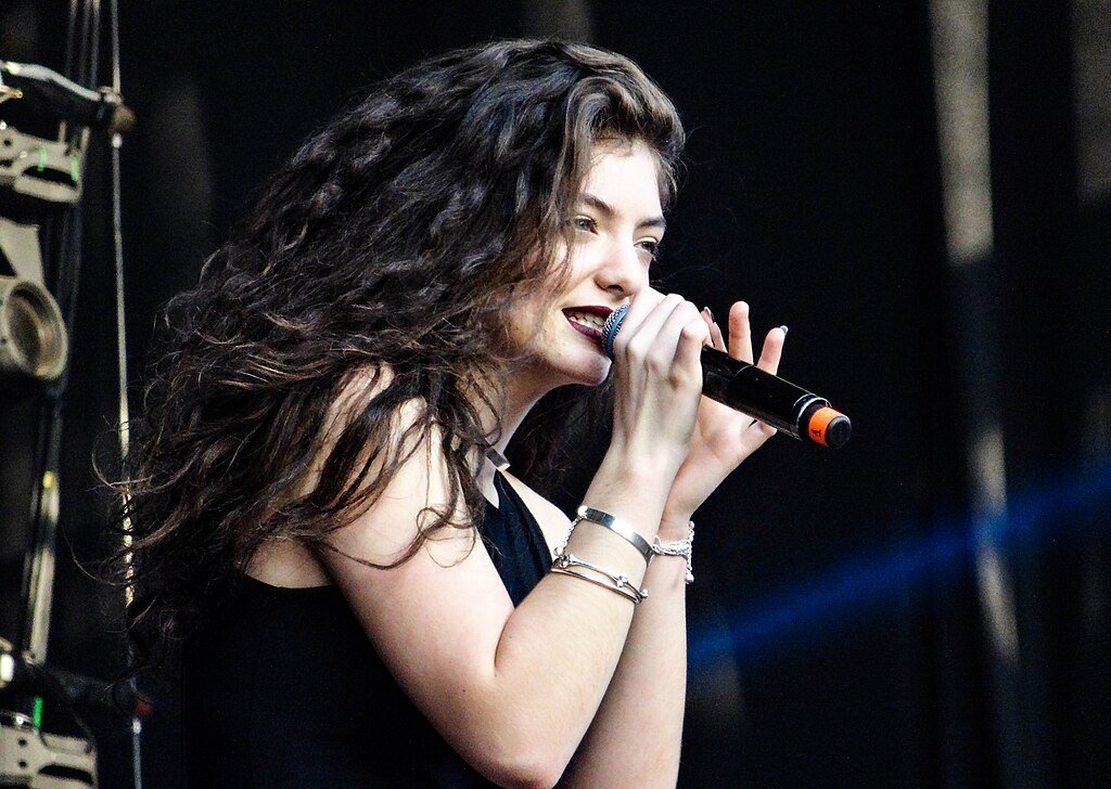 Lorde performing at Lollapalooza Chile in March 2014