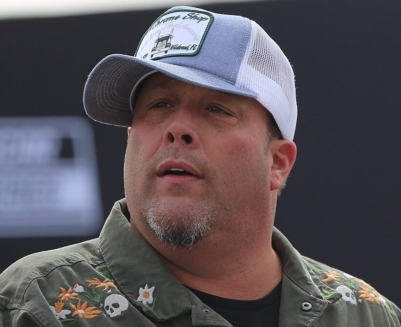 Uncle Kracker performing at Las Vegas Motor Speedway in 2023