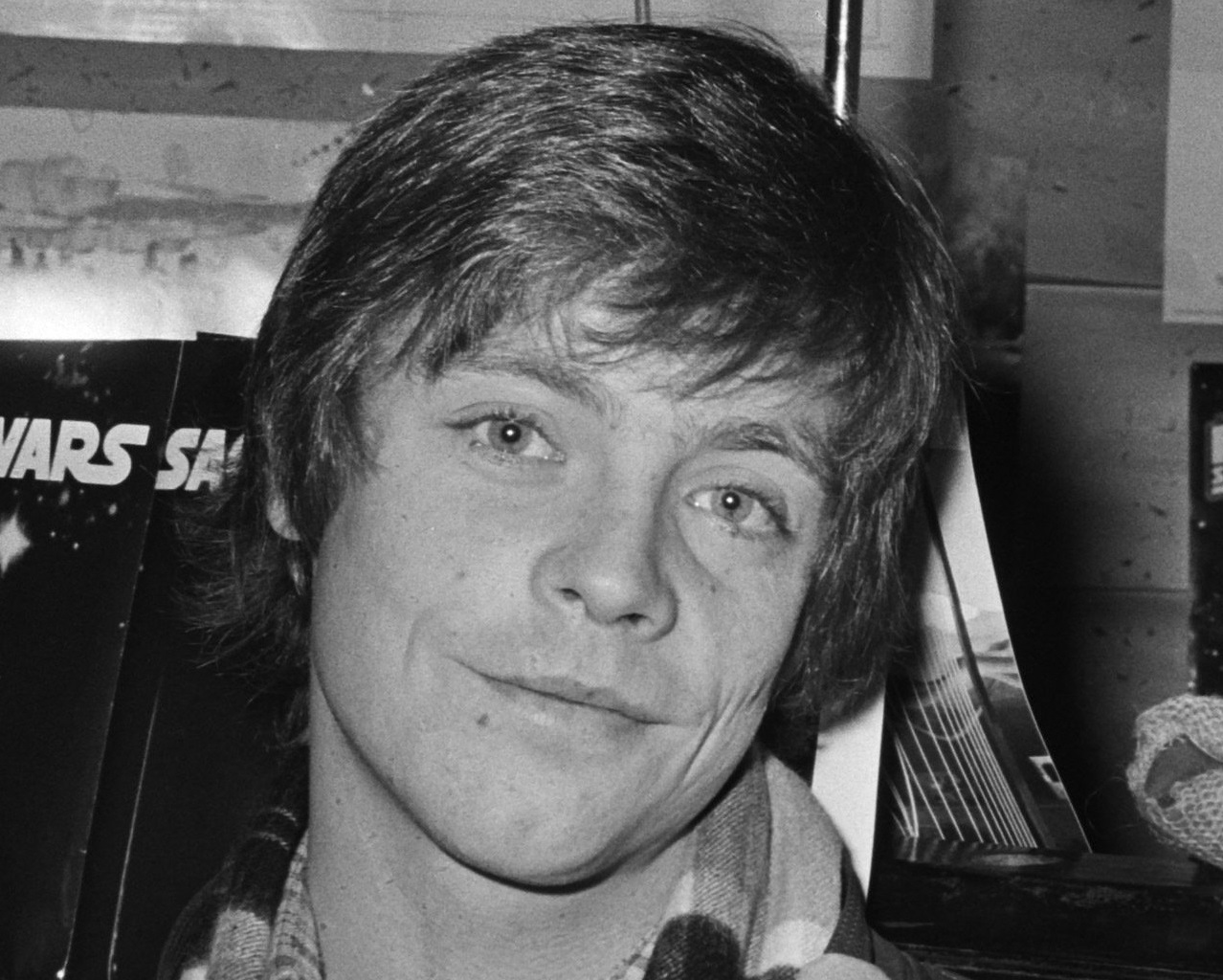 Mark Hamill looking at camera (1980)