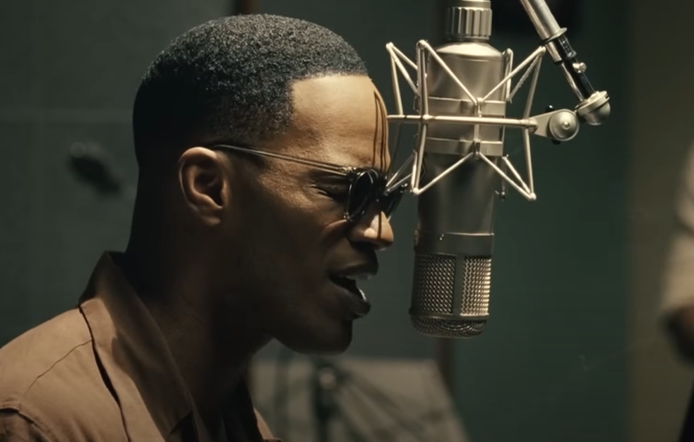Jamie Foxx  as Ray Charles