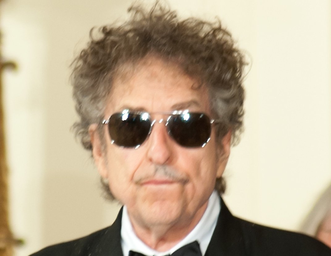 Singer Bob Dylan waits to receive the Presidential Medal of Freedom at the White House