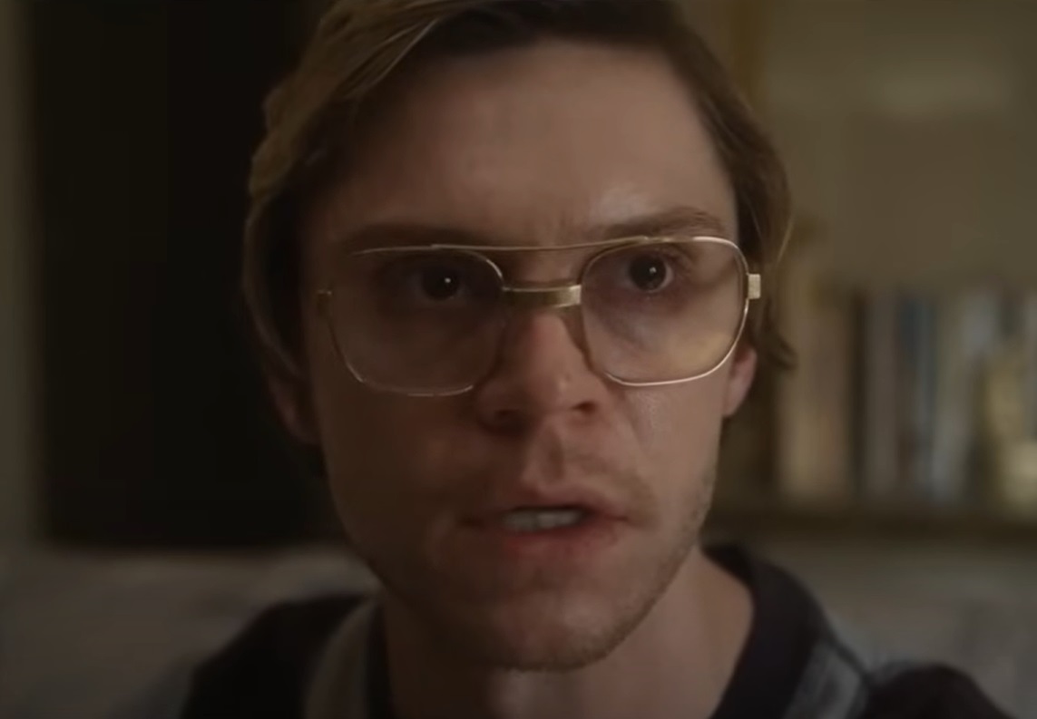 Screenshot from the television series Monster: The Jeffrey Dahmer Story (2022)