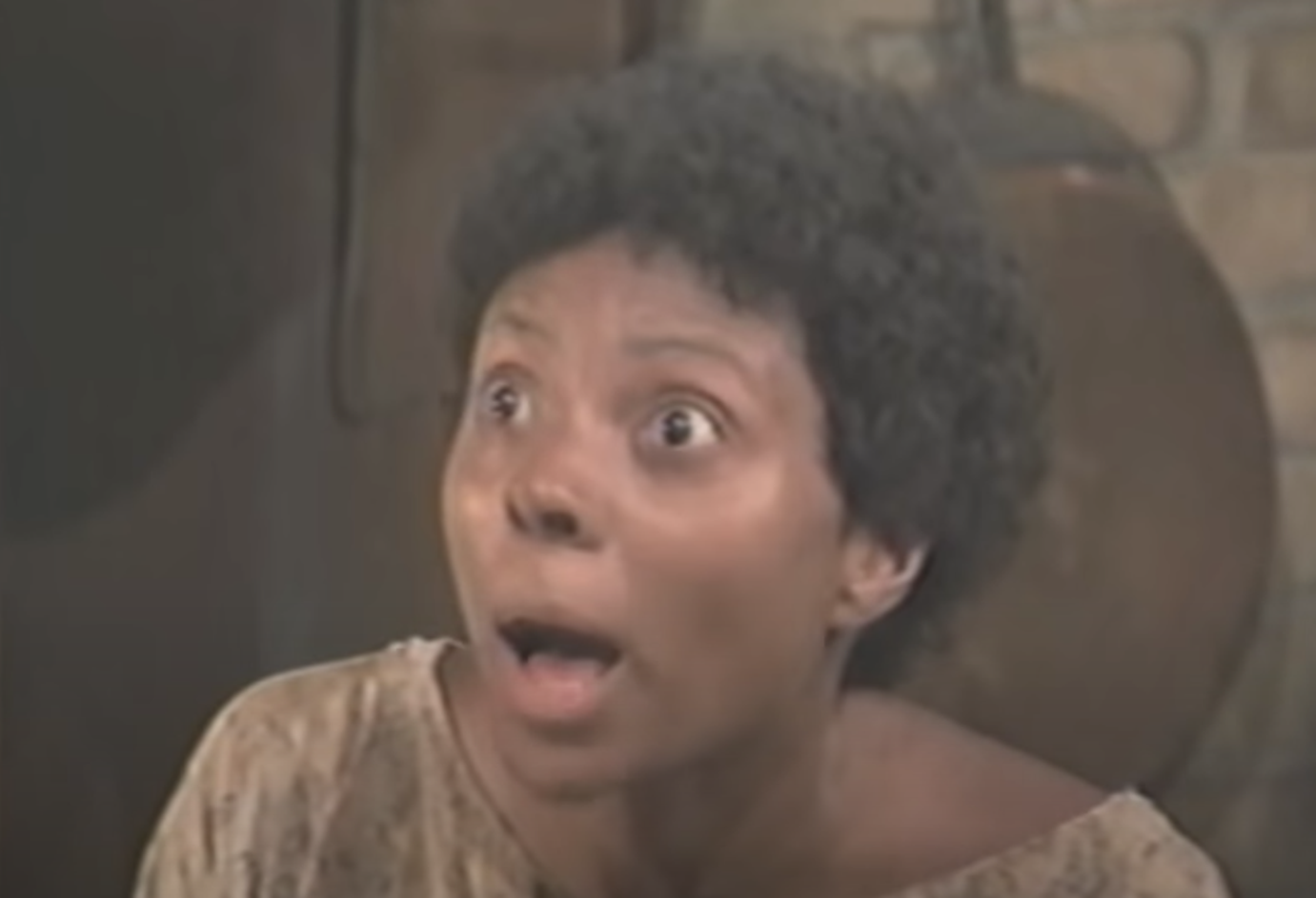 Screenshot of Leslie Uggams from Roots (1977)