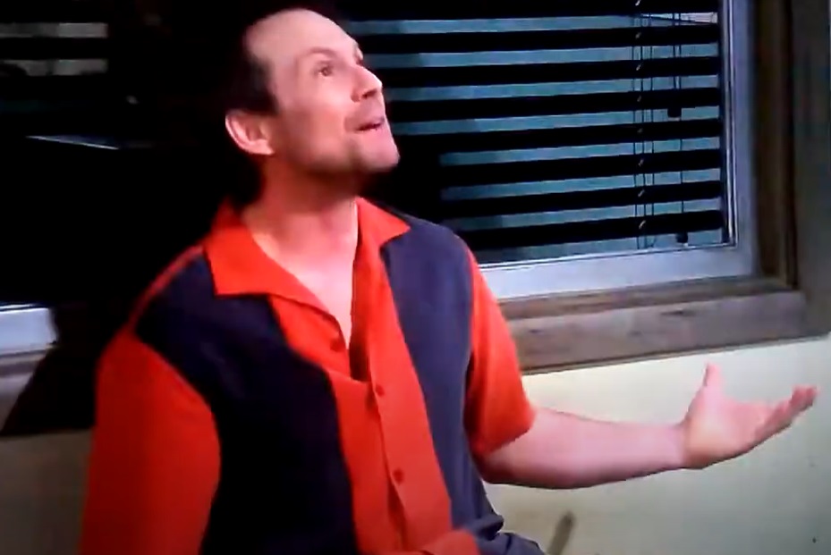 Screenshot from the television series Two and a Half Men (2003-2015)