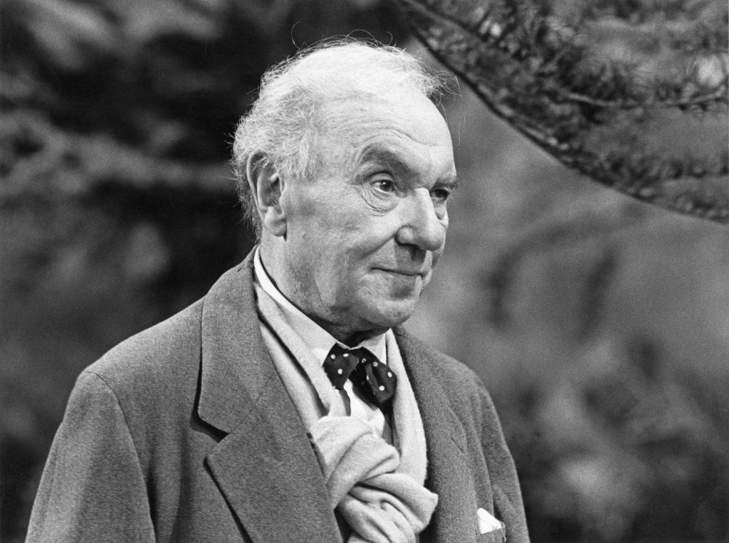 Ralph Richardson wearing a jacket