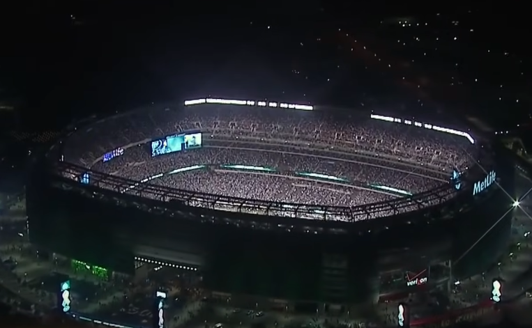 A screenshot of the TV show Sunday Night Football