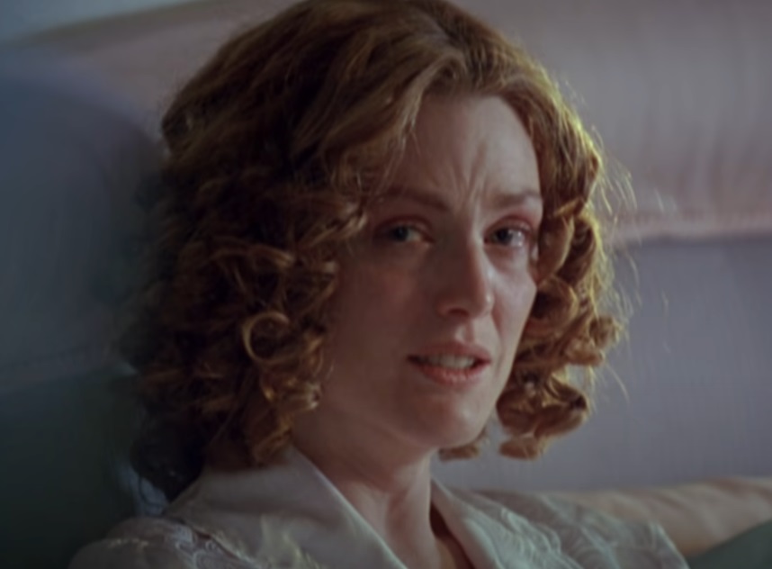 Screenshot from the movie Safe (1995)