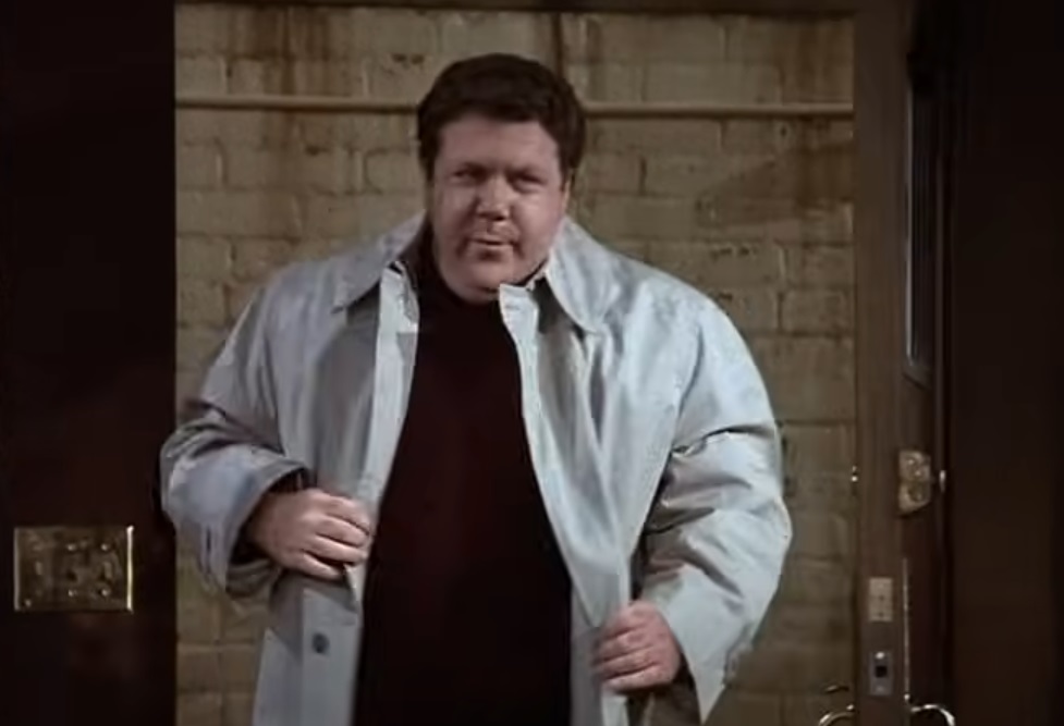 Screenshot from the American television sitcom Cheers (1982-1993)