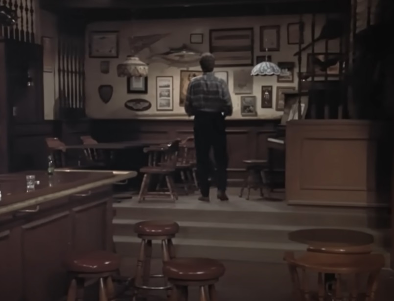 Screenshot from the American television sitcom Cheers (1982-1993)