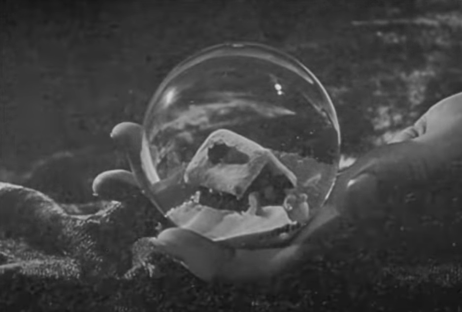 Screenshot from the movie Citizen Kane (1941)