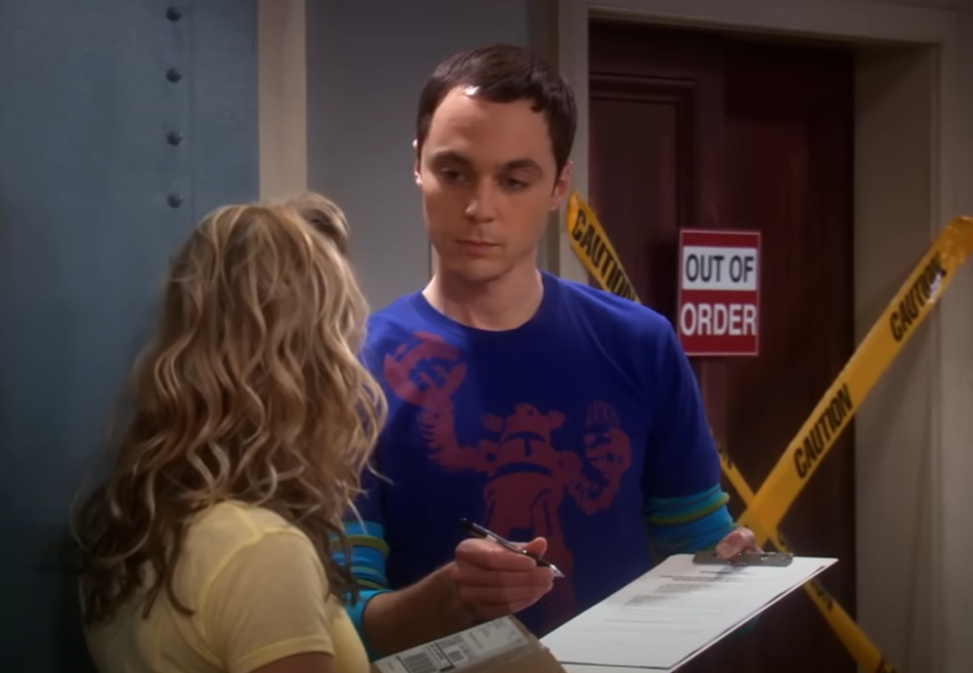 Screenshot of Jim Parsons (Sheldon Cooper) and Kaley Cuoco (Penny) from - The Big Bang Theory (2007-19)