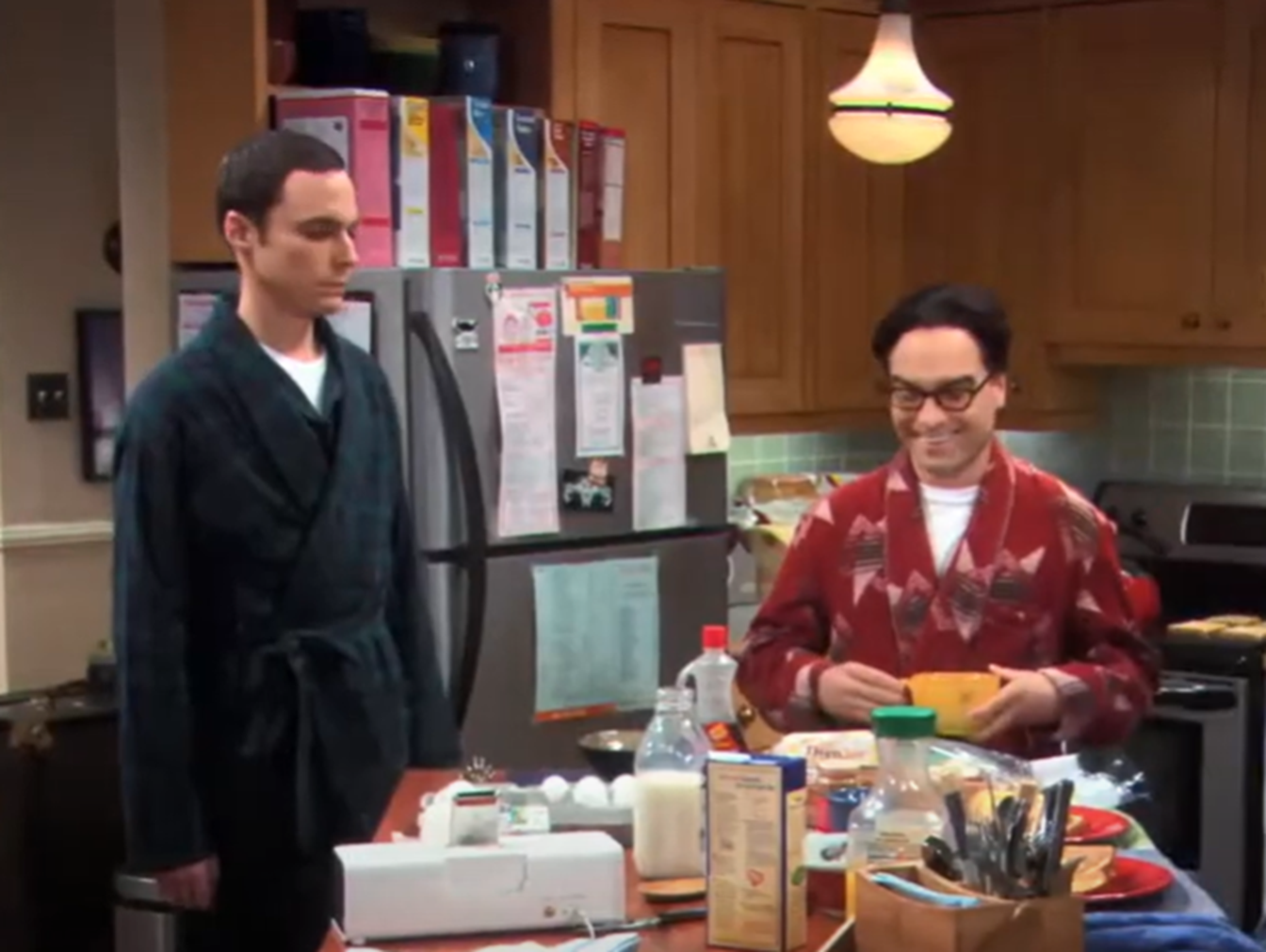 Screenshot of Johnny Galecki,Simon Helberg in the kitchen - from The Big Bang Theory (2007-19)