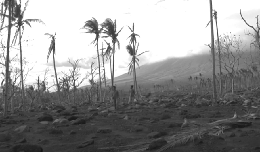 A snapshot of the movie Death in the Land of Encantos