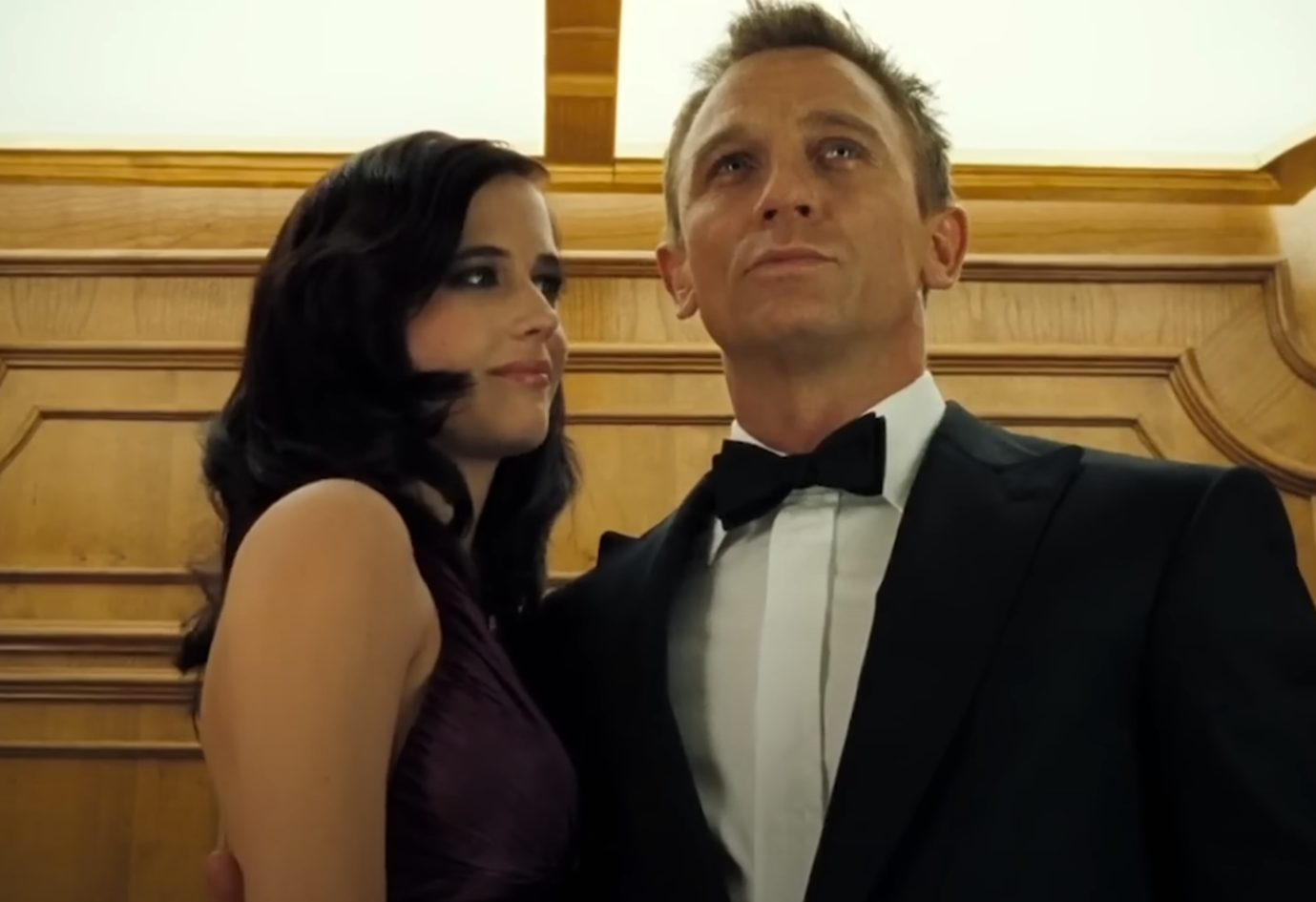 Screenshot of Daniel Craig and Eva Green in Casino Royale (2006)