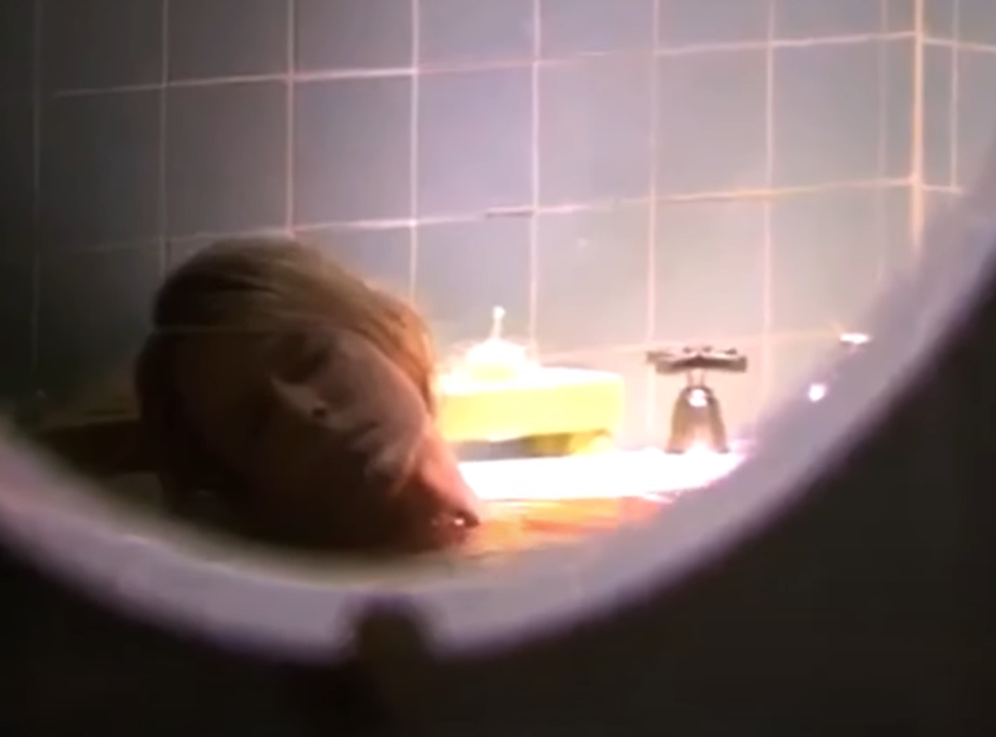 Screenshot of Julie Benz (Rita Bennett) from Dexter (2006-13)