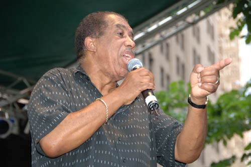 File:Ben E King Performing on the Final Day of the 2006 Summerfest.jpg